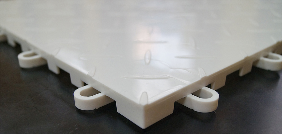  Quick-Diamond product-details quick-diamond-interlocking-tiles-white-model:gfl-di-426garage-flooring-diamond-interlocking-tiles-white-edge